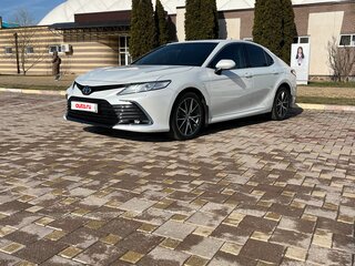 2021 Toyota Camry VIII (XV70) Рестайлинг, белый, 3850000 рублей, вид 5