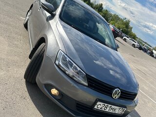 2014 Volkswagen Jetta VI Рестайлинг, серый, 900000 рублей, вид 3
