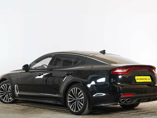2017 Kia Stinger I, чёрный, 2649000 рублей, вид 4