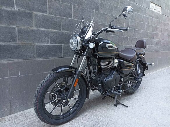 2026 Royal Enfield Meteor, чёрный - вид 2