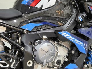 2023 BMW M 1000 R, чёрный, 2100000 рублей, вид 4