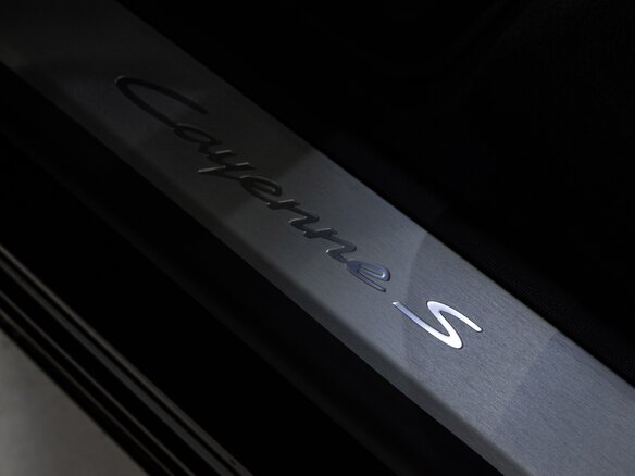 2026 Porsche Cayenne S Electric Coupé IV, чёрный, 28600000 рублей - вид 16