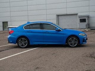 2020 BMW 1 серии 120i III (F52) Рестайлинг, голубой, 2548000 рублей, вид 4