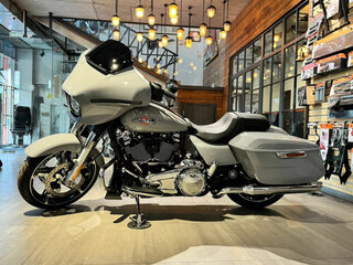 2024 Harley-Davidson Street Glide, серый, 3950000 рублей, вид 2
