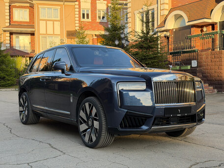 2024 Rolls-Royce Cullinan I (Series I), голубой, 44000000 рублей, вид 5