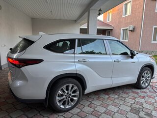 2024 Toyota Highlander IV (XU70), белый, 4800000 рублей, вид 3