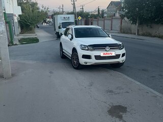 2011 Volkswagen Touareg II, белый, 1400000 рублей, вид 2
