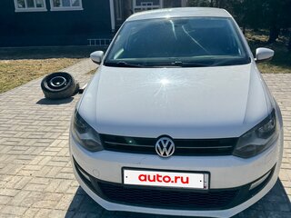 2014 Volkswagen Polo V, белый, 695000 рублей, вид 2