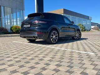 2019 Porsche Cayenne Turbo III, чёрный, 8600000 рублей, вид 5
