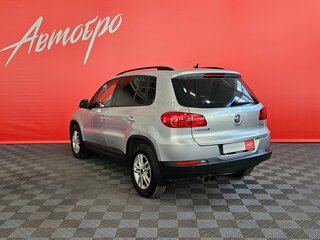 2011 Volkswagen Tiguan I Рестайлинг, серебристый, 1100000 рублей, вид 3