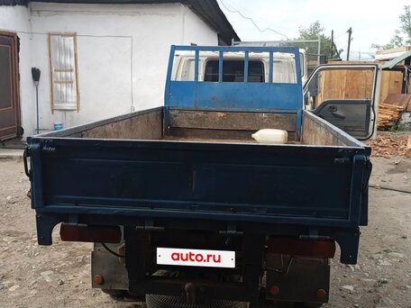 1990 Mazda Titan, белый, 1100000 рублей, вид 2