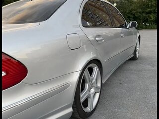 2004 Mercedes-Benz E-Класс 500 III (W211, S211), серебристый, 1200000 рублей, вид 4