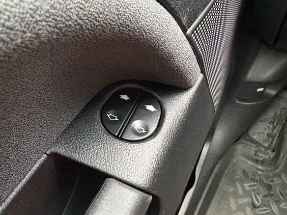 2007 Ford Fiesta Mk5, чёрный - вид 13