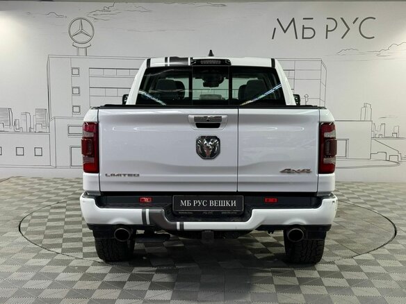 2022 Ram 1500 Crew Cab V, белый - вид 9