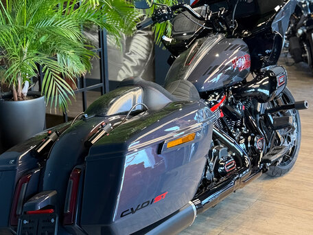 2026 Harley-Davidson CVO Road Glide ST, серый, 6500000 рублей, вид 5