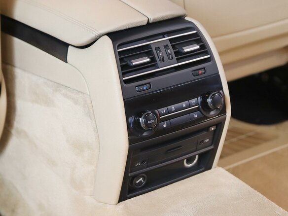 2014 BMW 7 серии Long 740Li xDrive V (F01/F02/F04) Рестайлинг, синий, 1799000 рублей - вид 12