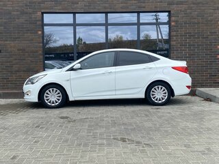 2014 Hyundai Solaris I Рестайлинг, белый, 735000 рублей, вид 2