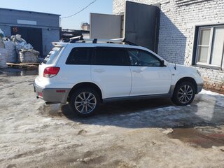 2003 Mitsubishi Outlander I, белый, 690000 рублей, вид 4