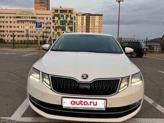 2018 Skoda Octavia III (A7) Рестайлинг, белый, 1700000 рублей, вид 5