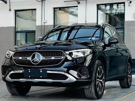 2026 Mercedes-Benz GLC 260 L II (X254), чёрный, 6750000 рублей, вид 1