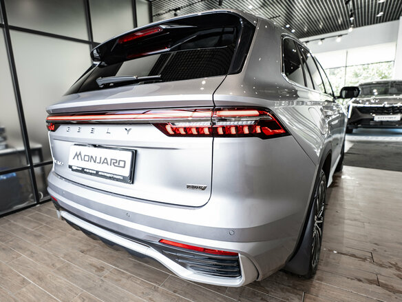 2026 Geely Monjaro I Рестайлинг, серый, 4954990 рублей - вид 4