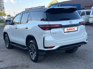 2021 Toyota Fortuner II Рестайлинг, белый, 6500000 рублей, вид 4