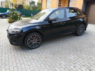 2025 Audi Q5 L 45 TFSI II (FY) Рестайлинг, чёрный, 5400000 рублей, вид 4