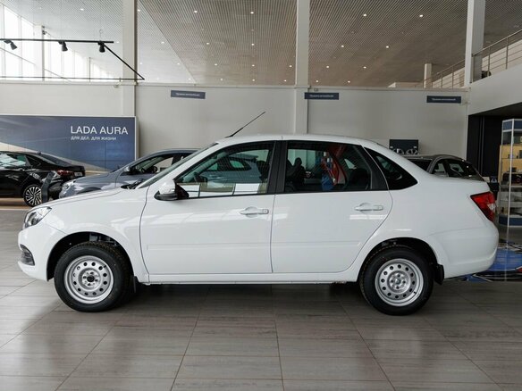 2026 Lada (ВАЗ) Granta I Рестайлинг, белый, 1098000 рублей - вид 2