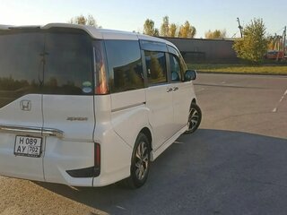 2015 Honda Stepwgn V, белый, 1710000 рублей, вид 2