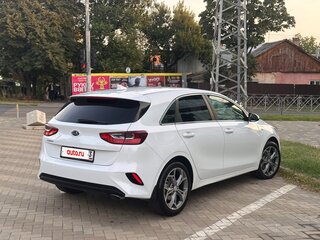 2018 Kia Ceed III, белый, 1820000 рублей, вид 3