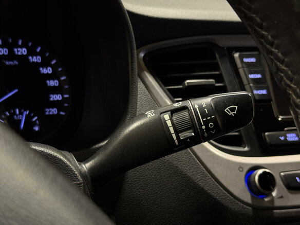 2017 Hyundai Solaris II, серый, 1070000 рублей - вид 18
