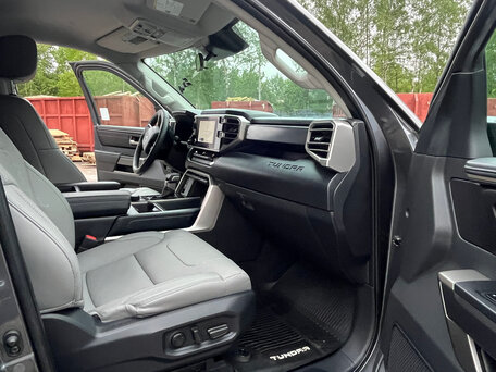 2024 Toyota Tundra Double Cab III, серый, 5450000 рублей, вид 5