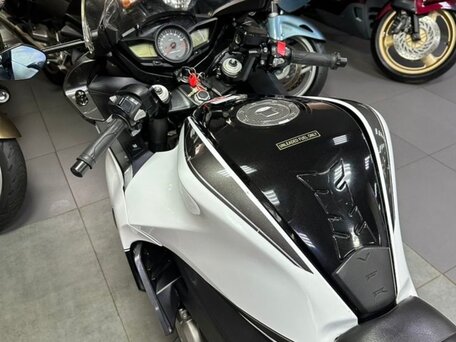 2017 Honda VFR 1200, белый, 850000 рублей, вид 4