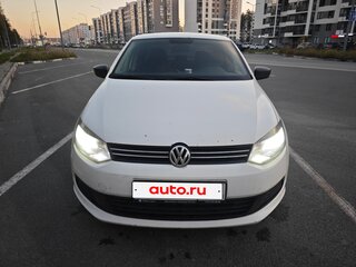 2013 Volkswagen Polo V, белый, 580000 рублей, вид 4