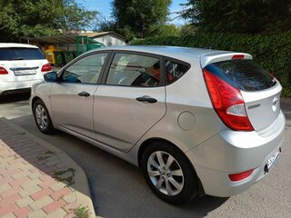 2011 Hyundai Solaris I, серебристый, 660000 рублей, вид 4