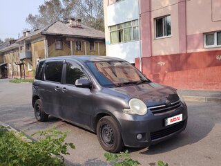 2015 Toyota Sienta I Рестайлинг 2, серый, 730000 рублей, вид 3