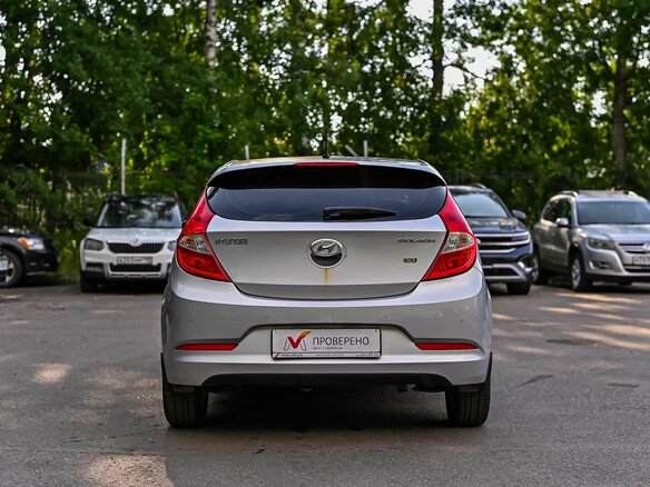 2014 Hyundai Solaris I Рестайлинг, серебристый - вид 3