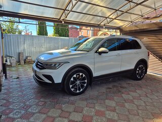 2020 Volkswagen Tiguan II Рестайлинг, белый, 2400000 рублей, вид 2