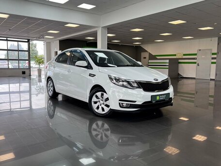 2016 Kia Rio III Рестайлинг, белый, 995000 рублей, вид 5