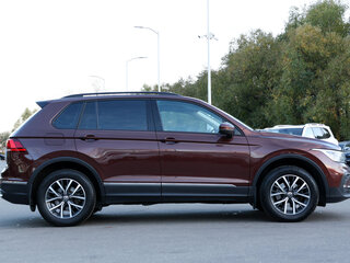 2021 Volkswagen Tiguan II Рестайлинг, коричневый, 2190000 рублей, вид 4