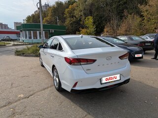 2018 Hyundai Sonata VII (LF) Рестайлинг, белый, 1990000 рублей, вид 3