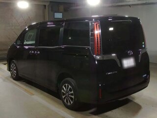 2018 Toyota Esquire I Рестайлинг, чёрный, 2275000 рублей, вид 3