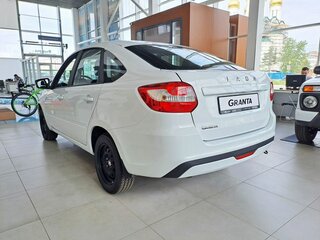 2026 Lada (ВАЗ) Granta I Рестайлинг, белый, 1008900 рублей, вид 2