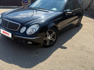 2003 Mercedes-Benz E-Класс 240 III (W211, S211), чёрный, 950000 рублей, вид 1