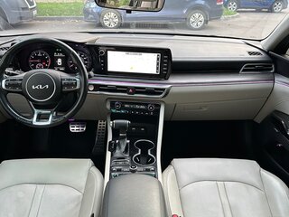 2022 Kia K5 III, чёрный, 2300000 рублей, вид 4