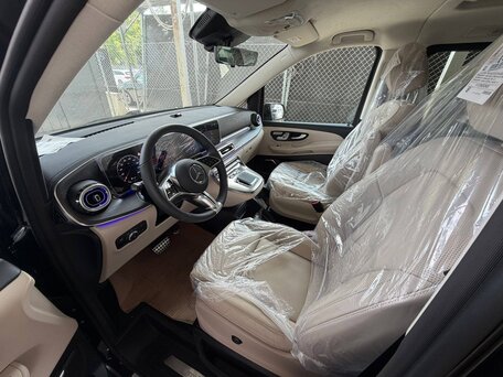 2026 Mercedes-Benz V-Класс Long 300 d длинный III (W447) Рестайлинг, чёрный, 13290000 рублей, вид 2