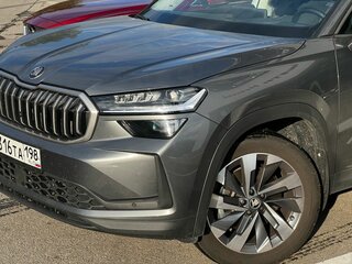 2025 Skoda Kodiaq II, серый, 4740000 рублей, вид 2