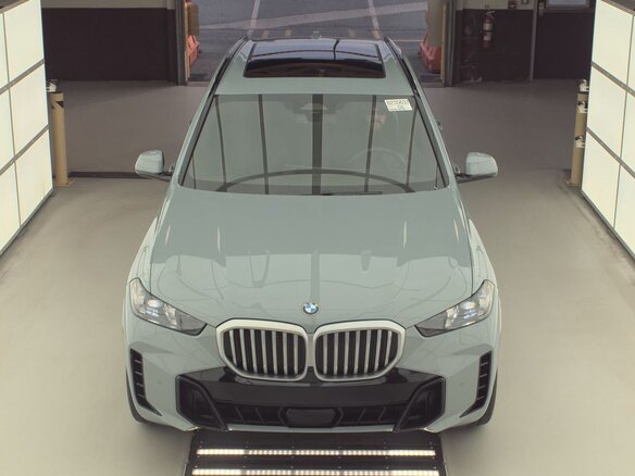 2024 BMW X5 40i IV (G05/G18) Рестайлинг, серый - вид 1