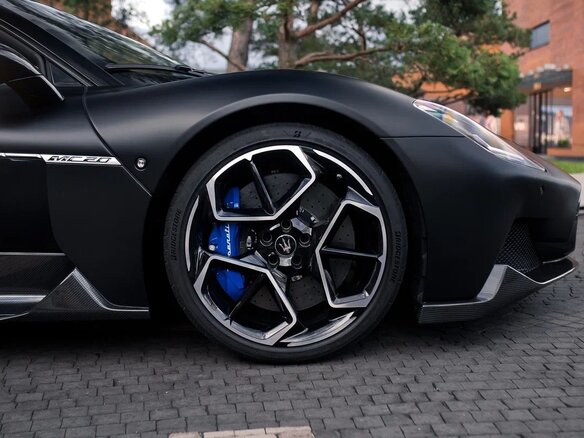 2025 Maserati MC20 Cielo, чёрный, 37000000 рублей - вид 12