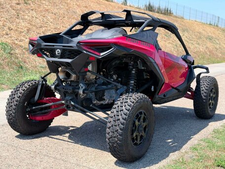 2026 BRP Can-Am Maverick R, красный, 5990000 рублей, вид 5